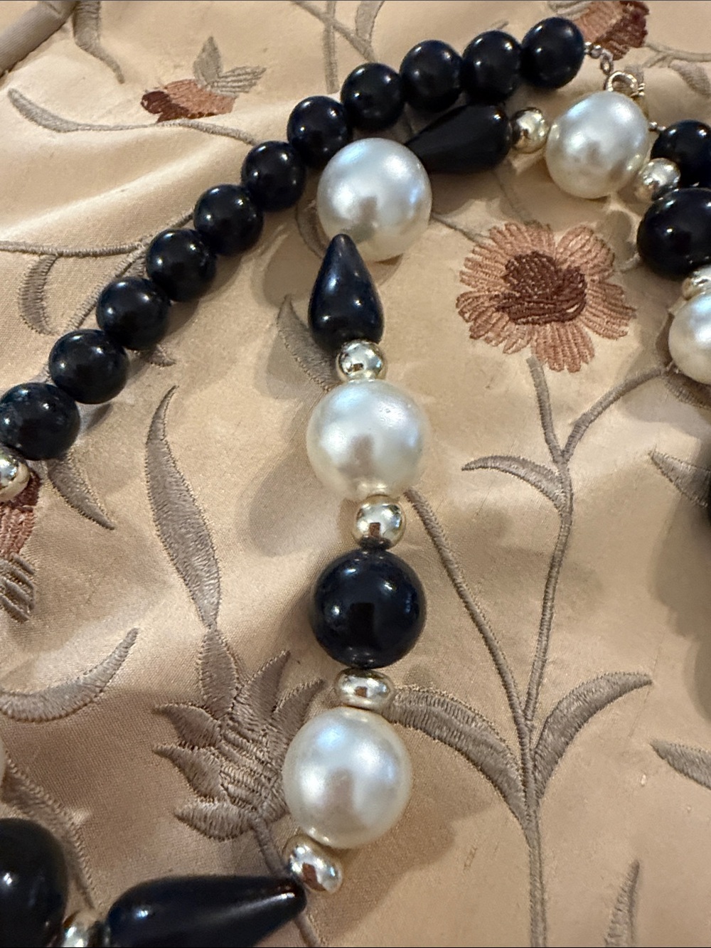 Vintage Style Black Onyx and Faux
Pearl Beaded Necklace - Picture 3 of 5